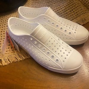 Native Jefferson Women’s size 10